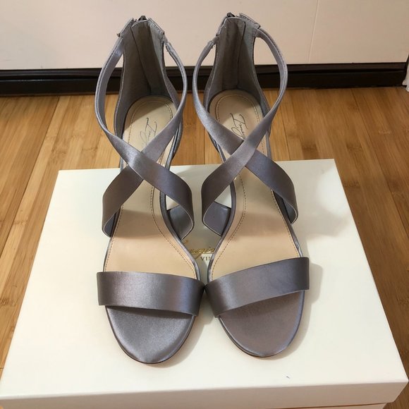 *NEW* Imagine Vince Camuto Grey Satin Pascal 8.5 - Picture 3 of 13